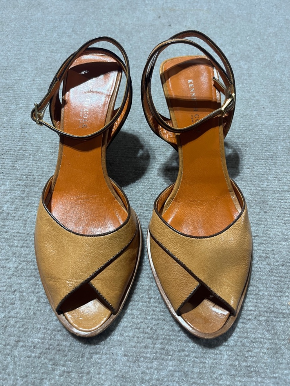 Vintage Kenneth Cole Caramel Brown Leather Peep-Toe Ankle Strap Sandals in EUC